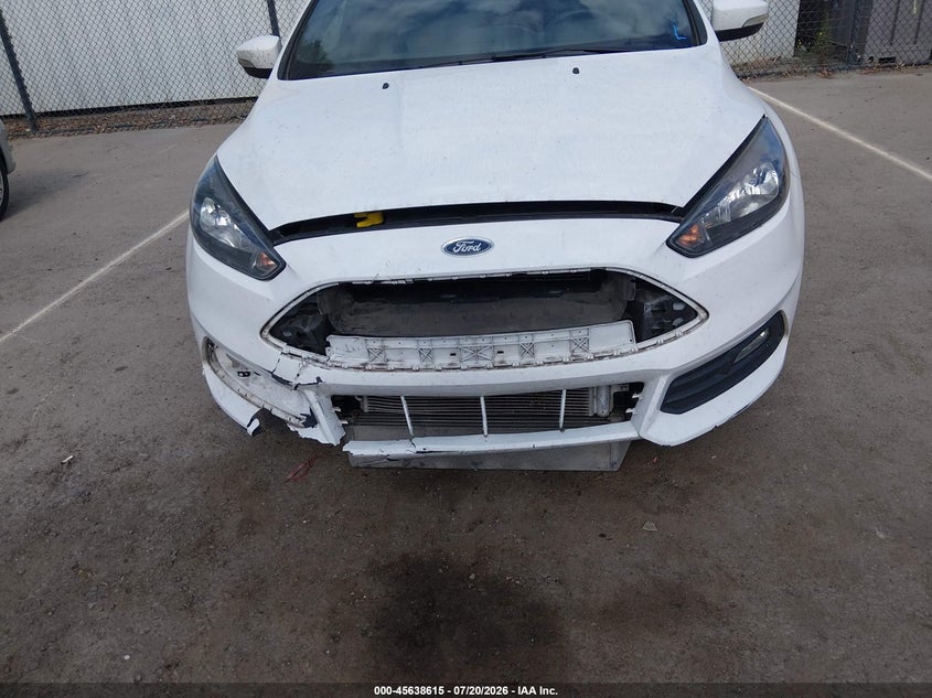 2017 FORD FOCUS ST · Фото 18