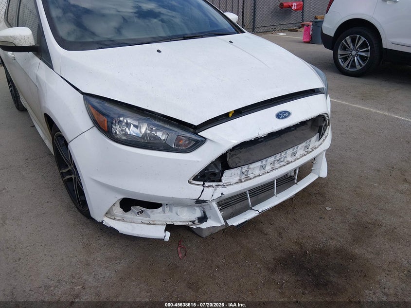 2017 FORD FOCUS ST · Фото 19