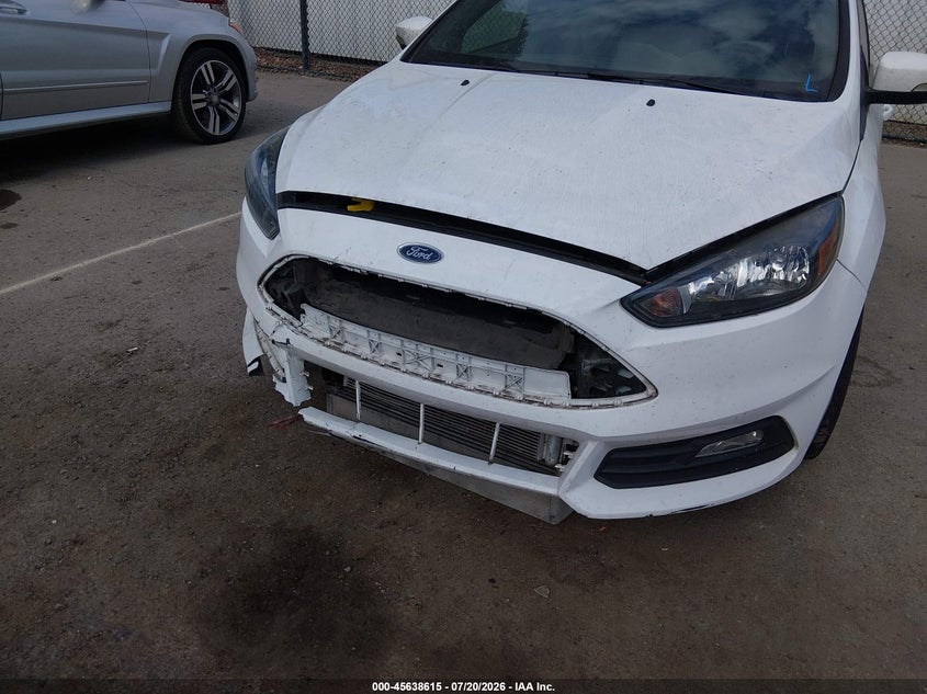 2017 FORD FOCUS ST · Фото 6