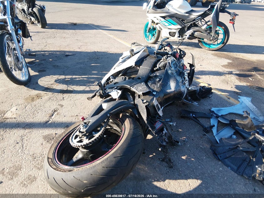 2013 KAWASAKI ZX1000 auction photo 6