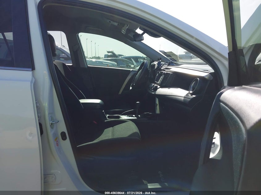 2018 TOYOTA RAV4 auction photo 5