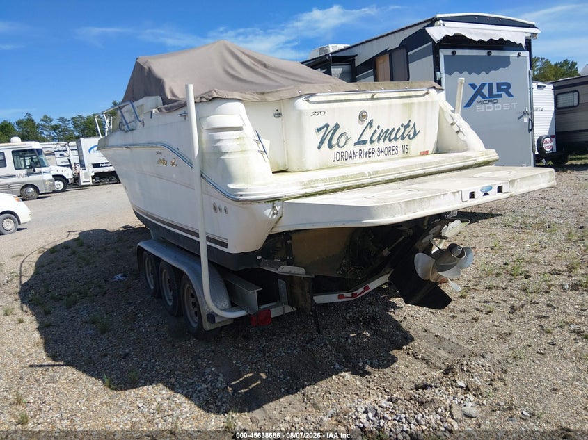 1997 SEA RAY 270 SUNDANCER auction photo 3