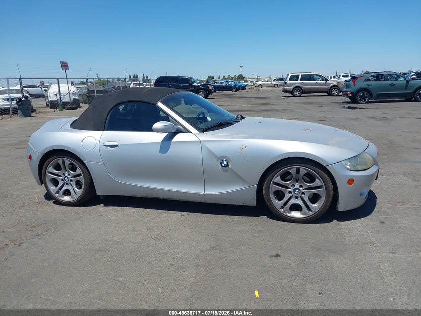 2005 BMW Z4 3.0I VIN: 4USBT53565LU11701 Lot: 45638717