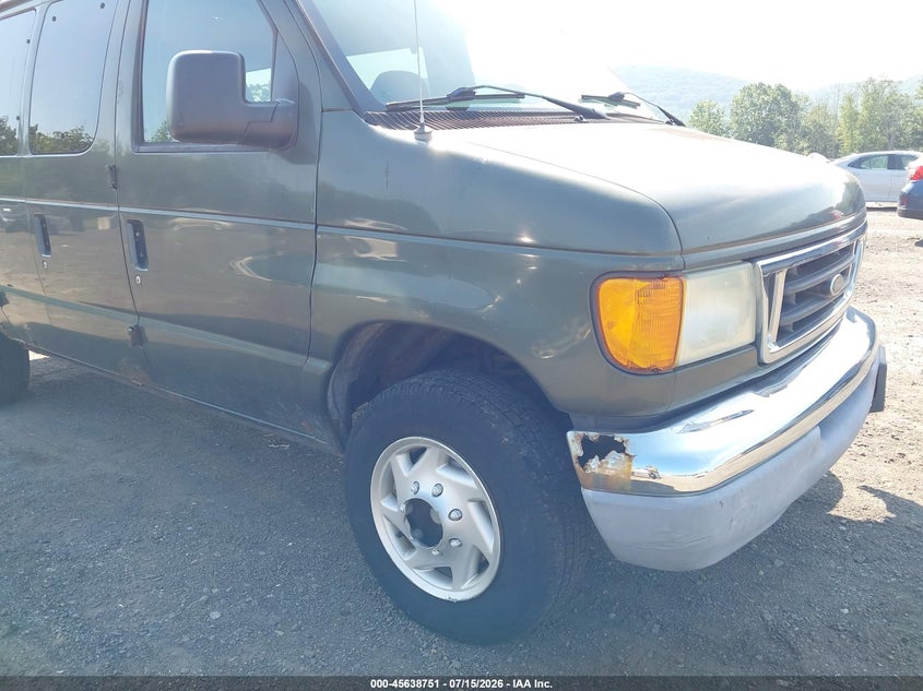 2004 Ford E-350 Super Duty Chateau/Xl/Xlt VIN: 1FBNE31LX4HA23735 Lot: 45638751