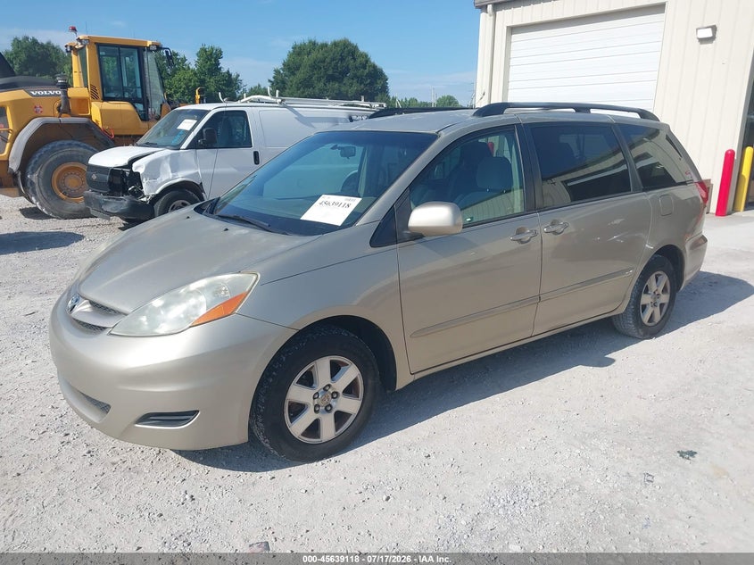 2010 Toyota Sienna Xle 5TDYK4CC0AS318130 photo 1