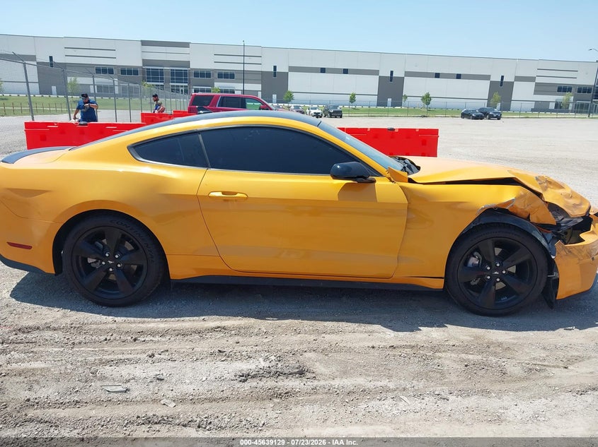 FORD MUSTANG - zdjęcie 13
