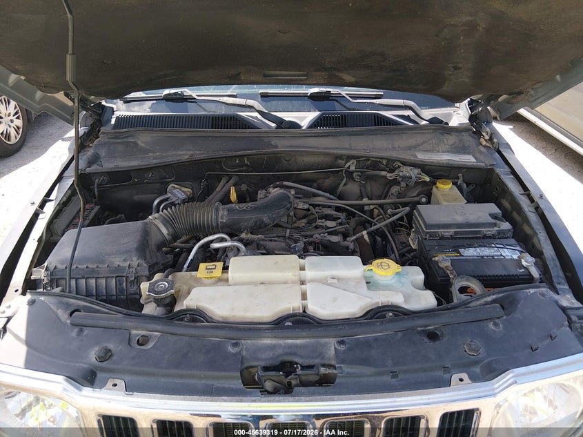 2011 JEEP LIBERTY SPORT · Фото 10
