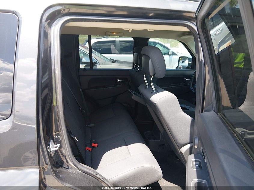2011 JEEP LIBERTY SPORT · Фото 8