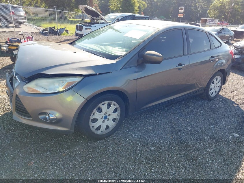 Vin: 1fahp3f2xcl327877, lot: 46137824, ford focus se 20122