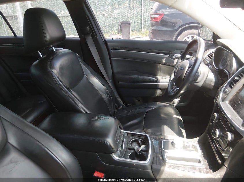 2016 CHRYSLER 300 auction photo 5