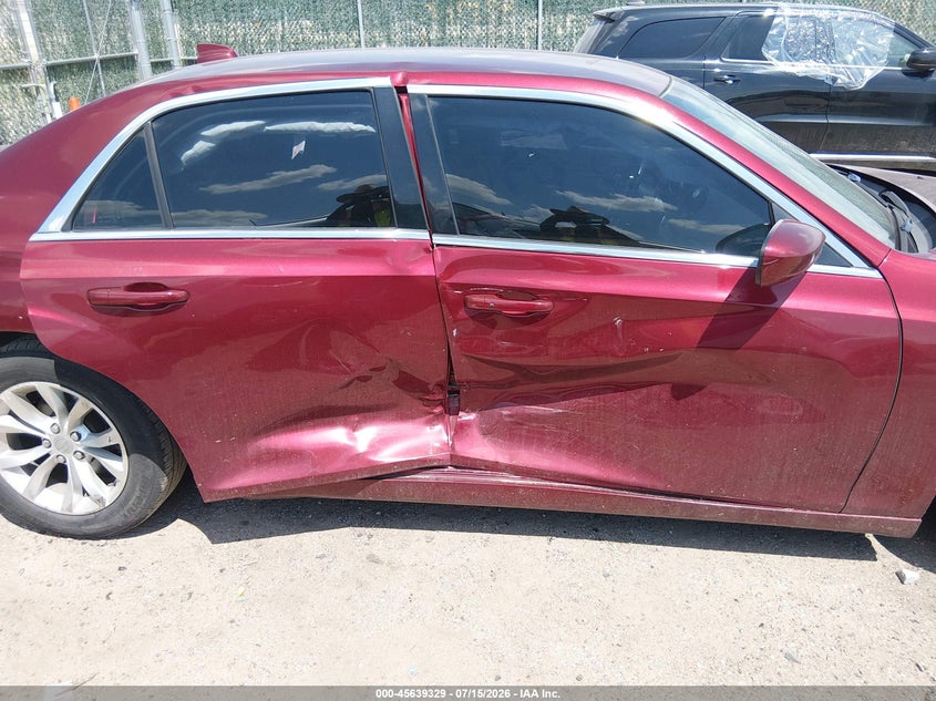 2016 CHRYSLER 300 auction photo 6