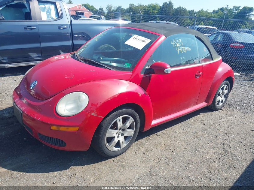 2006 VOLKSWAGEN NEW BEETLE auction photo 2