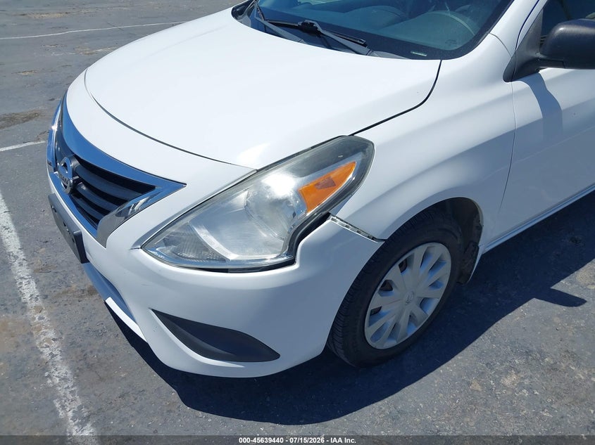 2015 Nissan Versa 1.6 S VIN: 3N1CN7AP8FL864540 Lot: 45639440
