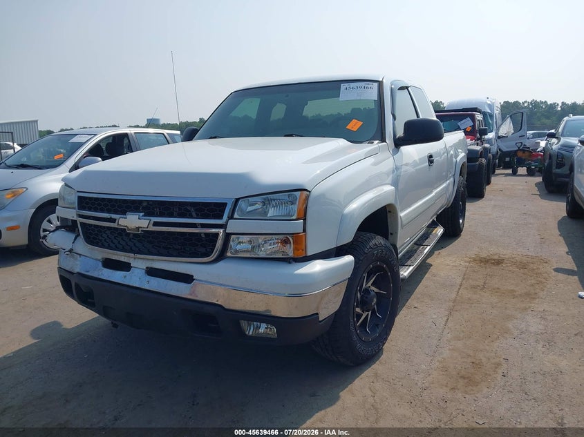2007 CHEVROLET SILVERADO 1500 CLASSIC auction photo 2