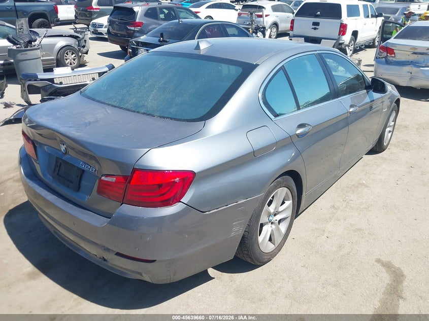Vin: wbaxg5c5xcdw24588, lot: 46138167, bmw 528i 20124