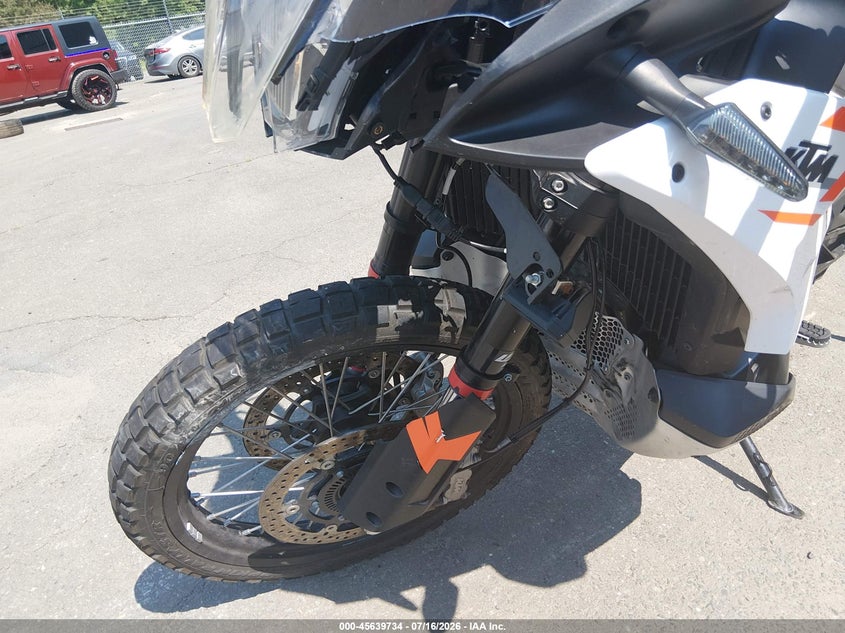 2024 Ktm 790 Adventure VIN: LCETS7407RH700364 Lot: 45639734