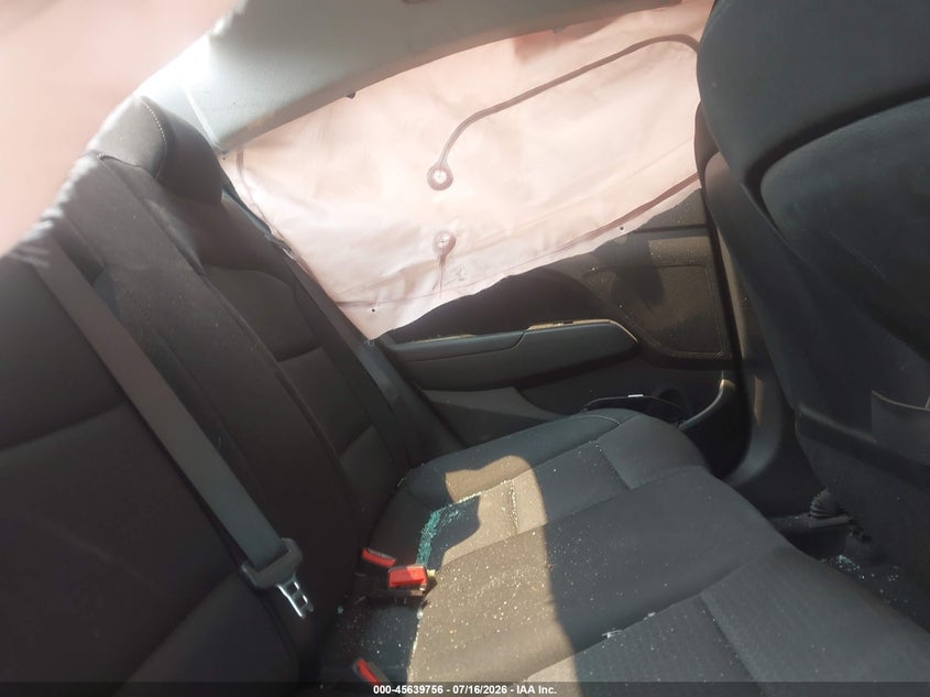 2018 HYUNDAI ELANTRA auction photo 8