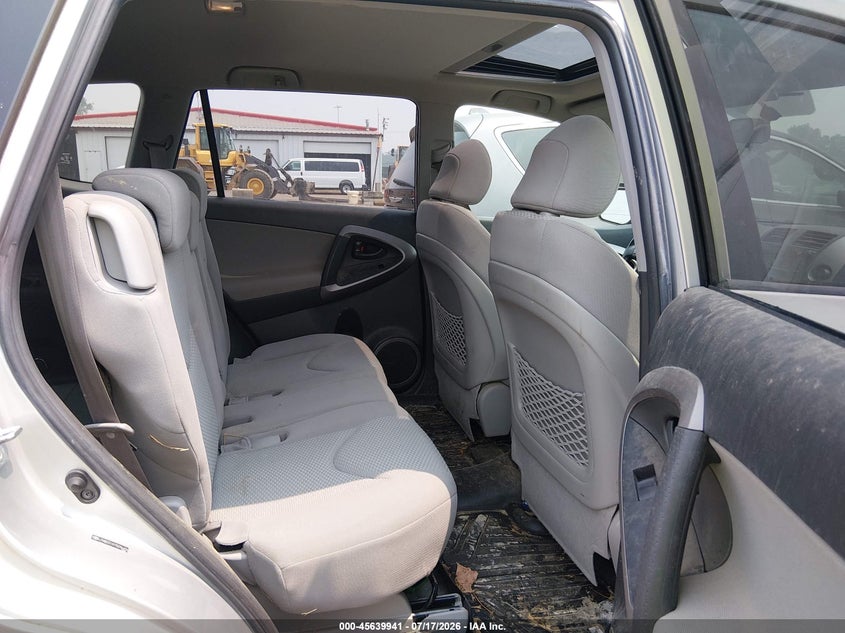 2007 TOYOTA RAV4 auction photo 8