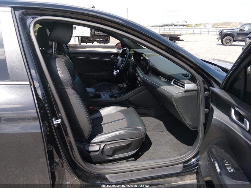 2022 KIA K5 auction photo 5