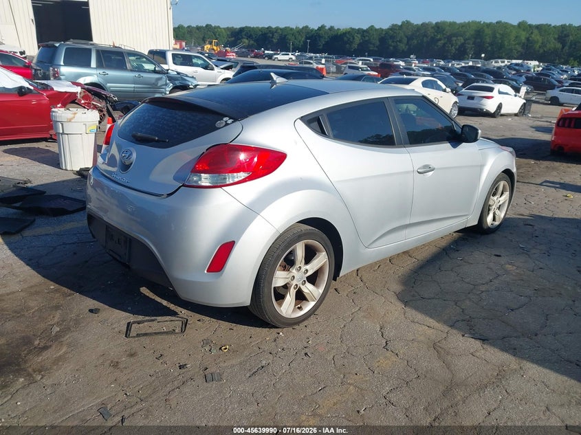 2015 HYUNDAI VELOSTER auction photo 4