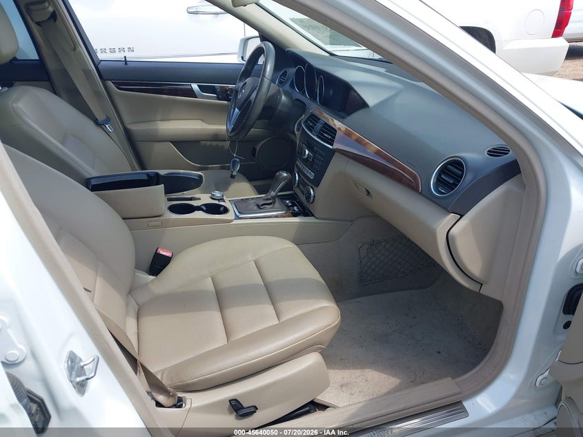 2014 MERCEDES-BENZ C 250 auction photo 5