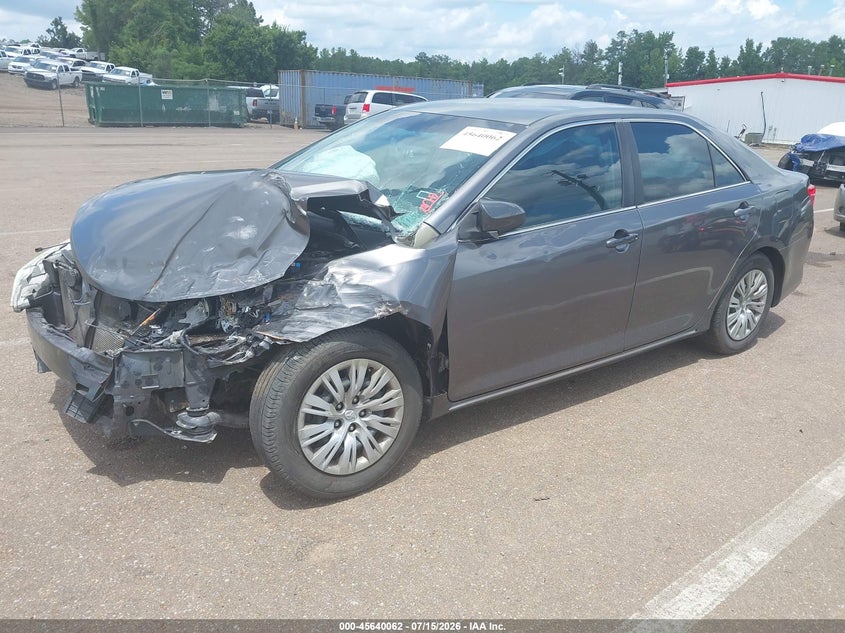 2014 Toyota Camry, Left Side, IAAI, VIN 4T1BF1FK1EU305086 — photo 2