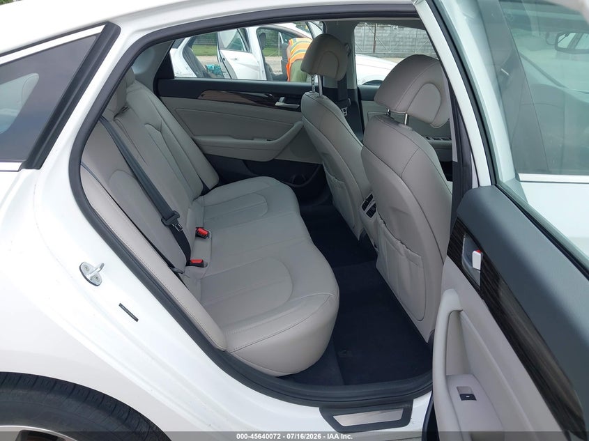 2017 HYUNDAI SONATA auction photo 8