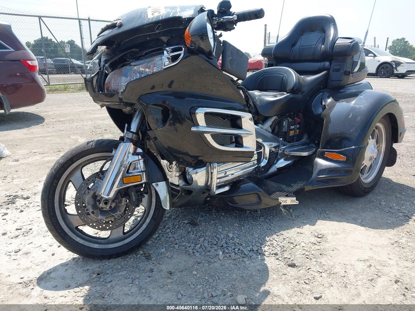 2004 HONDA GL1800 auction photo 2