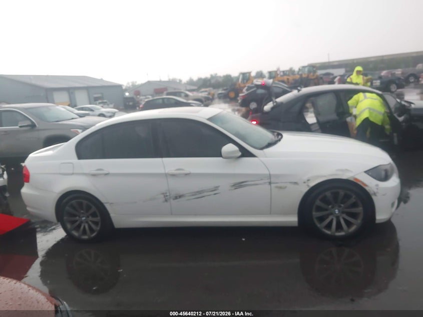 2011 BMW 328I xDrive VIN: WBAPK5C55BA994393 Lot: 45640212