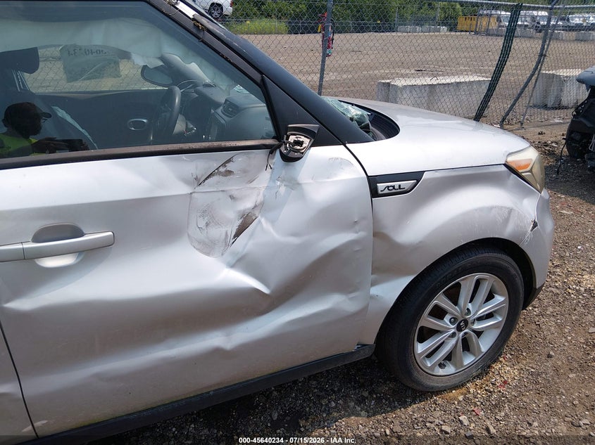 2018 Kia Soul + VIN: KNDJP3A57J7554690 Lot: 45640234
