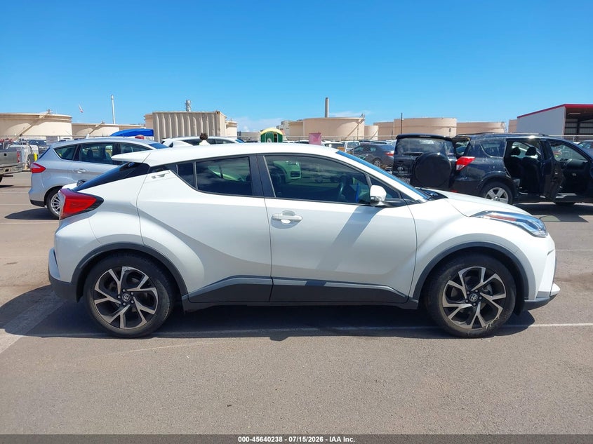 TOYOTA C-HR - zdjęcie 13