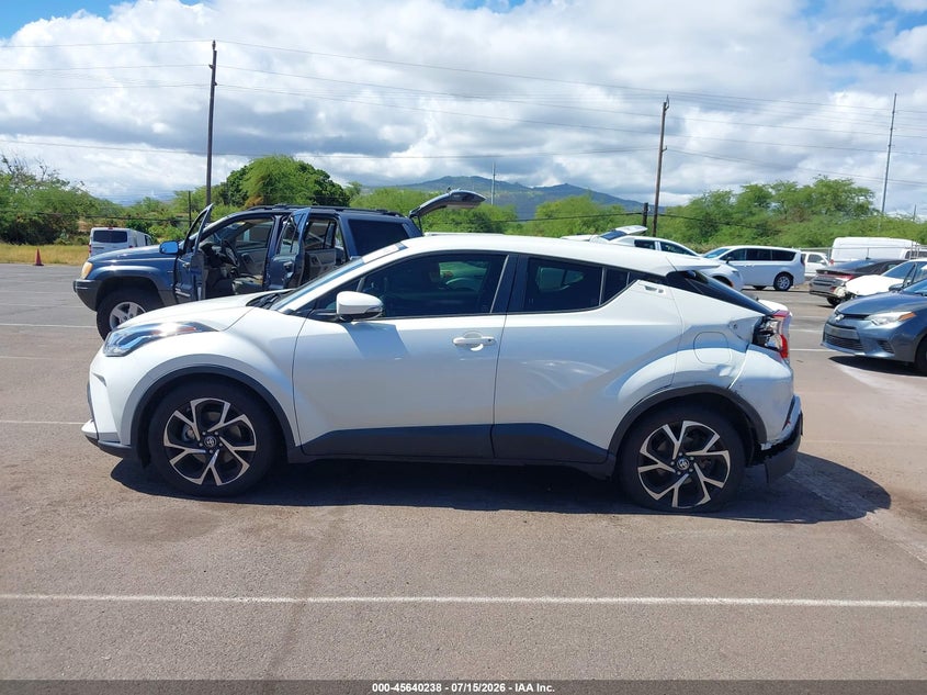 TOYOTA C-HR - zdjęcie 14