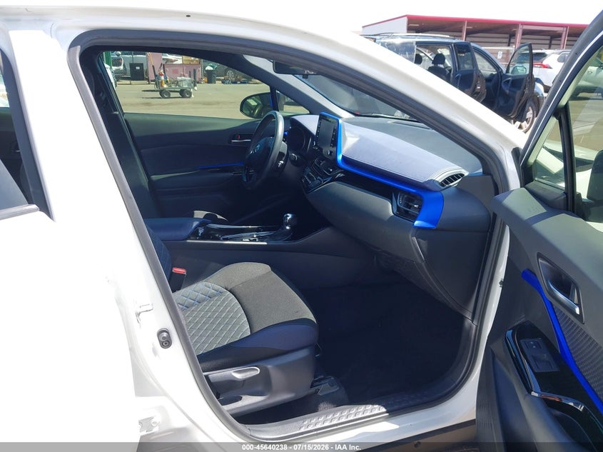 TOYOTA C-HR - zdjęcie 5