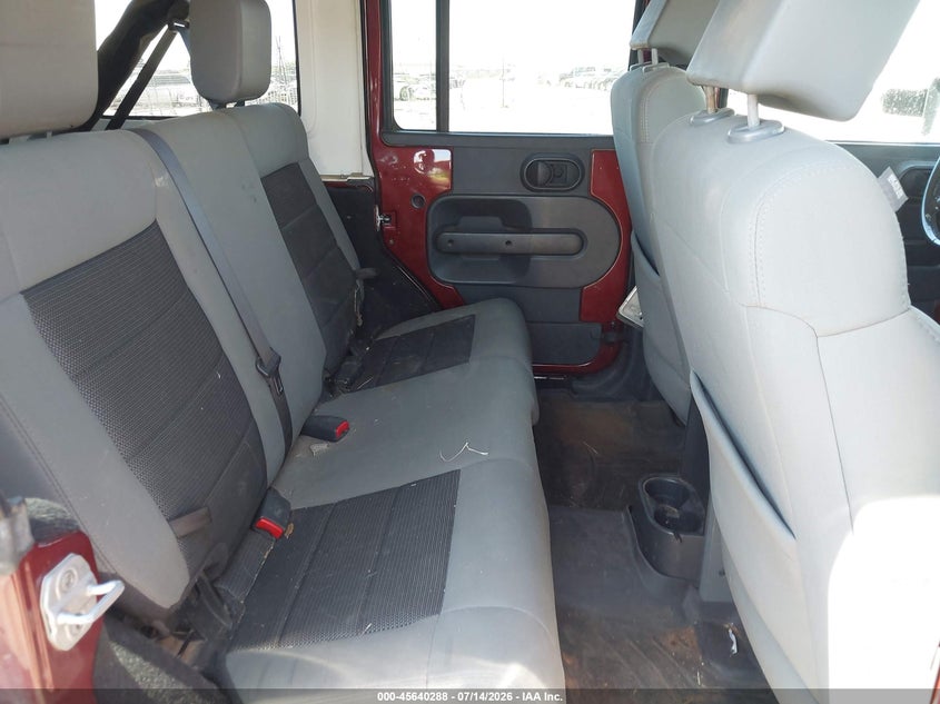 2010 Jeep Wrangler Unlimited Rubicon VIN: 1J4HA6H13AL233364 Lot: 45640288