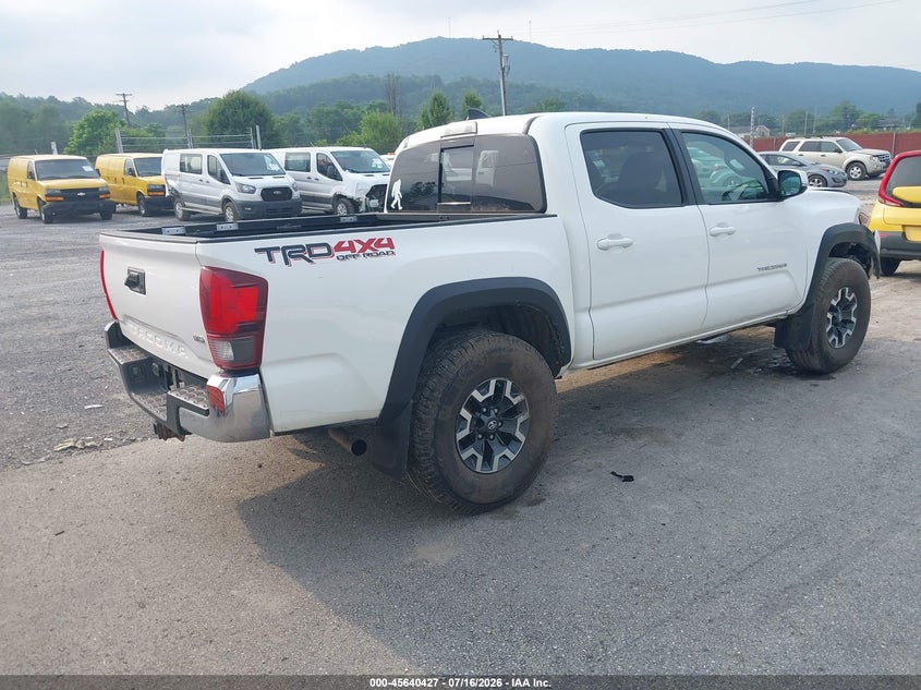 2018 TOYOTA TACOMA auction photo 4