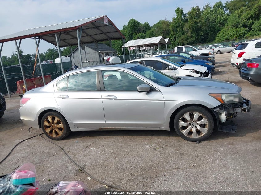 2008 Honda Accord VIN: 1HGCT26888A070810 Lot: 45640561