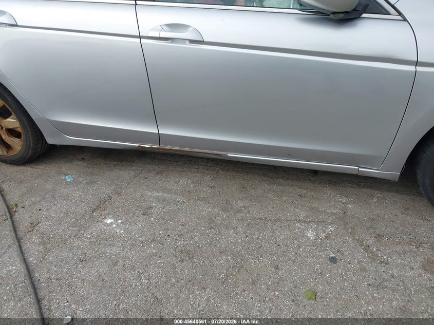 2008 Honda Accord VIN: 1HGCT26888A070810 Lot: 45640561