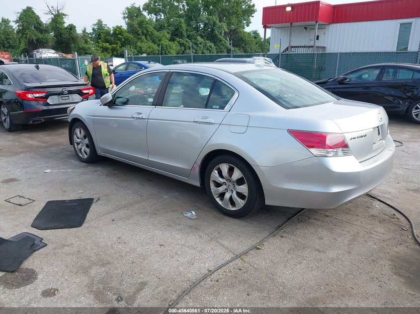 2008 Honda Accord VIN: 1HGCT26888A070810 Lot: 45640561