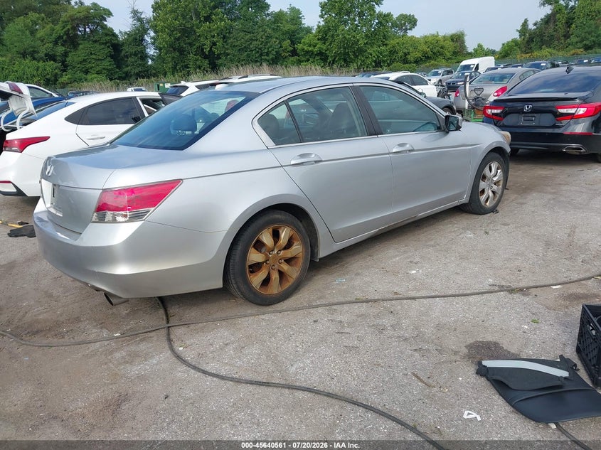 2008 Honda Accord VIN: 1HGCT26888A070810 Lot: 45640561