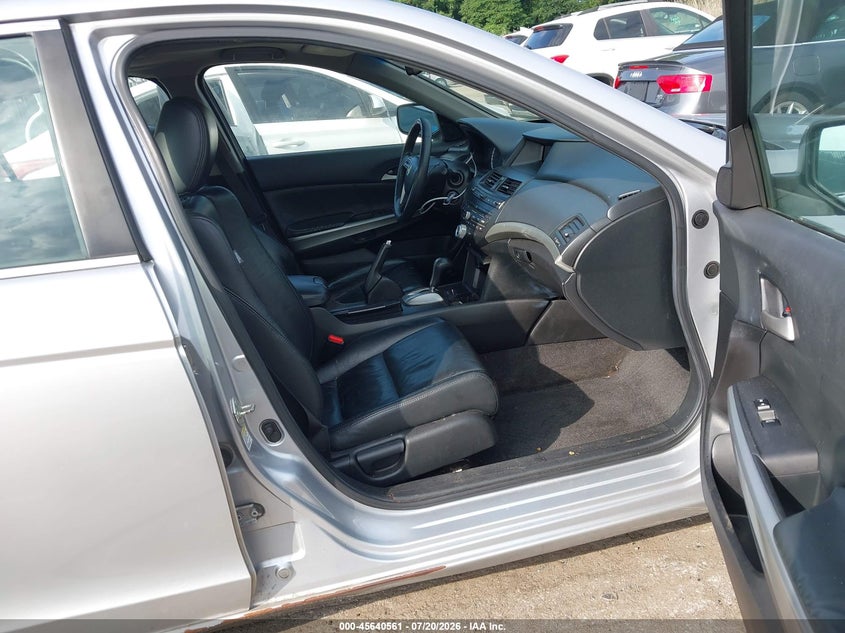 2008 Honda Accord VIN: 1HGCT26888A070810 Lot: 45640561