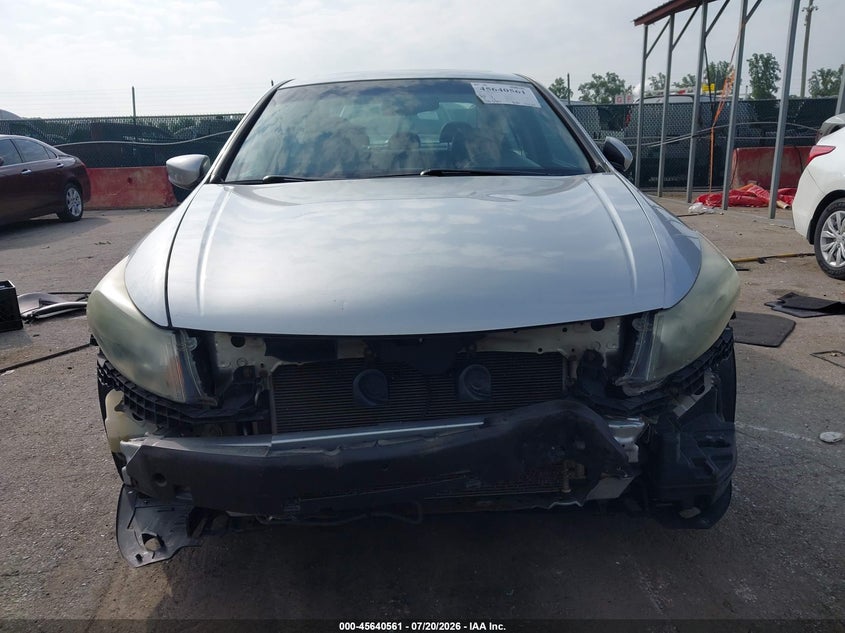 2008 Honda Accord VIN: 1HGCT26888A070810 Lot: 45640561