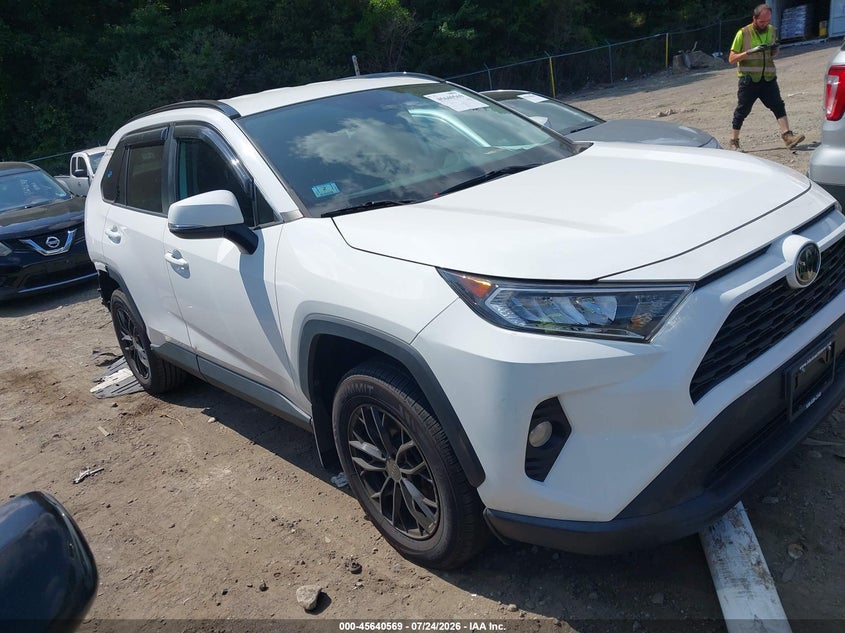 2021 TOYOTA RAV4 XLE