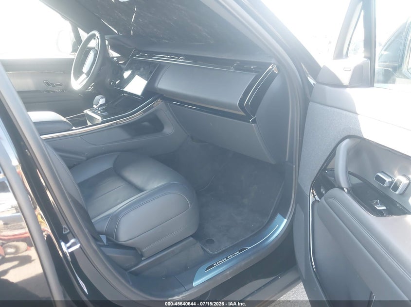 2026 LAND ROVER RANGE ROVER SPORT auction photo 5