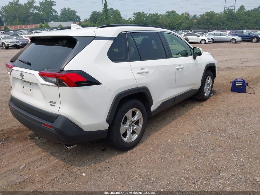 2019 TOYOTA RAV4 auction photo 4