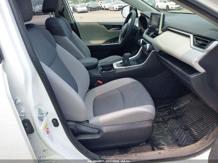 2019 TOYOTA RAV4 auction photo 5