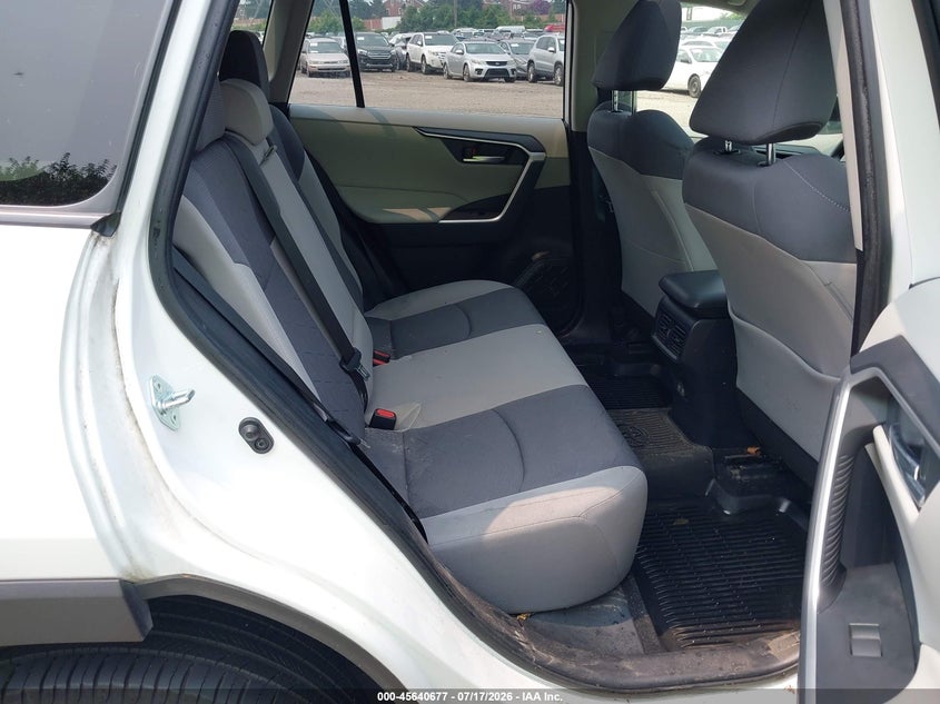 2019 TOYOTA RAV4 auction photo 8