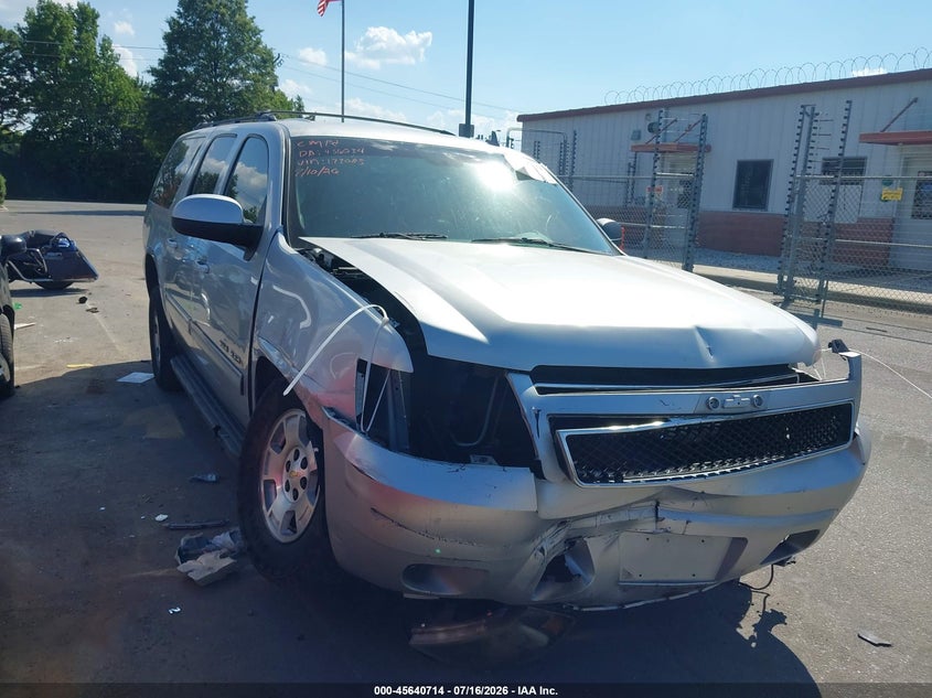 Vin: 1gnscje09br173083, lot: 46139237, chevrolet suburban lt 2011 img_1