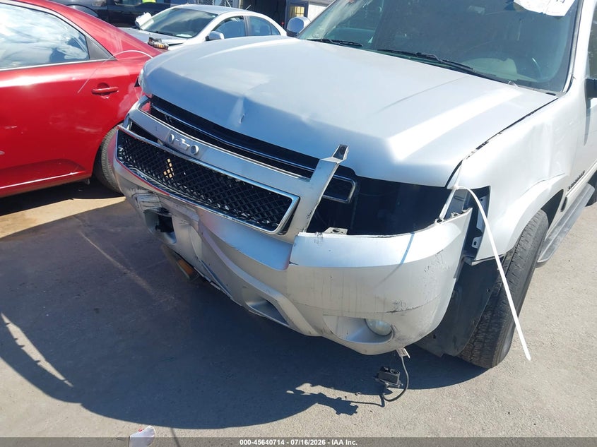 2011 Chevrolet Suburban Lt VIN: 1GNSCJE09BR173083 Lot: 45640714