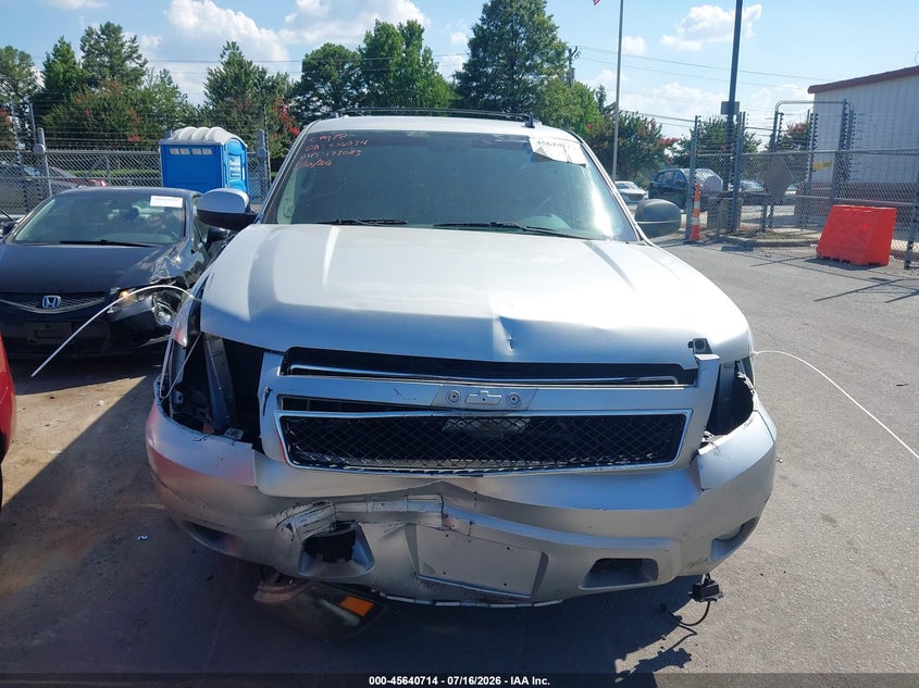 2011 Chevrolet Suburban Lt VIN: 1GNSCJE09BR173083 Lot: 45640714