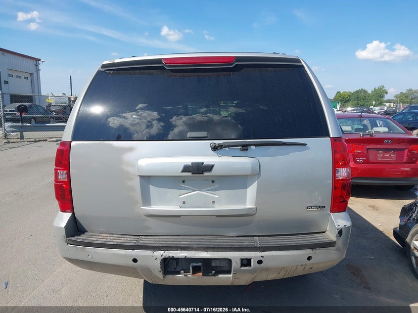 2011 Chevrolet Suburban Lt VIN: 1GNSCJE09BR173083 Lot: 45640714